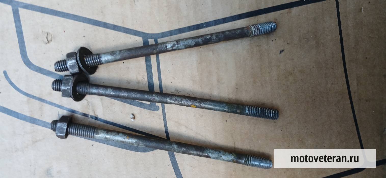Шпильки цилиндра на мотороллер Вятка ВП-150 фото
