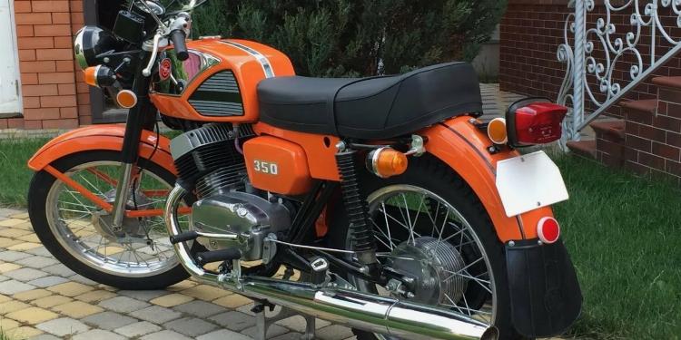 Мотоцикл Cezet 350 восстановленный оригинальными запчастями