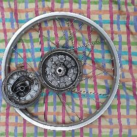 Изображение детали Колесо + опрник (новые) на мопед Simson S51